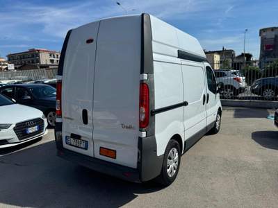 Renault Trafic 2.0 dCi 115cv TETTO ALTO Motore nuovo Bianco usata Qualiano
