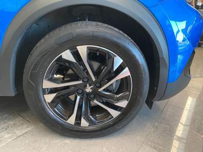 Peugeot 2008 PureTech 130 S&S Allure Blu/Azzurro usata OSSONA