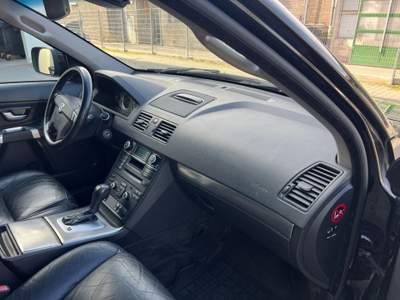 Volvo XC90 D5 AWD Edition Nero usata Castelnuovo Rangone