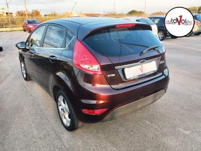 Ford Fiesta 1.6 TDCi 90CV 5p. Titanium Marrone usata Gioia del Colle