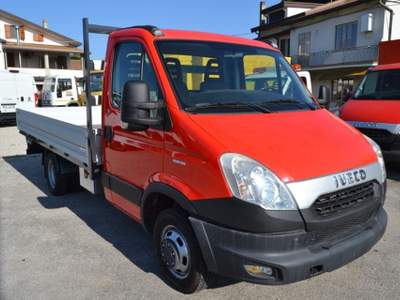 Iveco Daily 35C13 BTor 2.3 130 CV CASSONE FISSO Rosso usata COMACCHIO