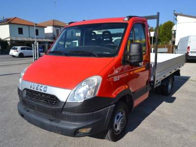 Iveco Daily 35C13 BTor 2.3 130 CV CASSONE FISSO Rosso usata COMACCHIO