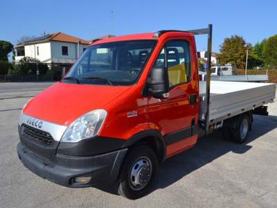 Iveco Daily 35C13 BTor 2.3 130 CV CASSONE FISSO Rosso usata COMACCHIO