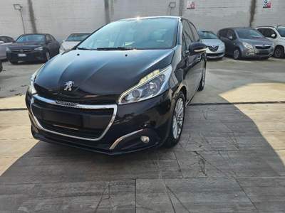 Peugeot 208 PureTech 82 5p. Allure usata Aversa