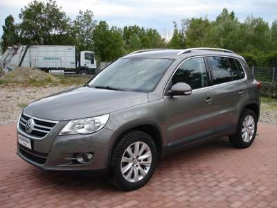 Volkswagen Tiguan 2.0 16V TDI 4x4 140 cv solo 114000 Grigio usata Rimini