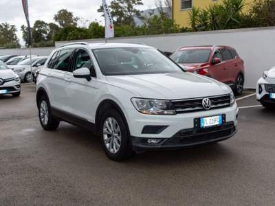 Volkswagen Tiguan 2.0 TDI SCR DSG 4MOTION Business BMT Bianco usata Fondi