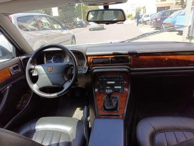 Jaguar XJ 3.2 cat Grigio usata Putignano