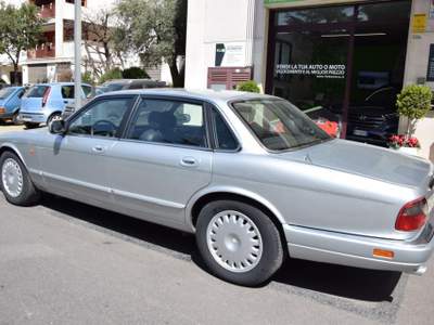 Jaguar XJ 3.2 cat Grigio usata Putignano