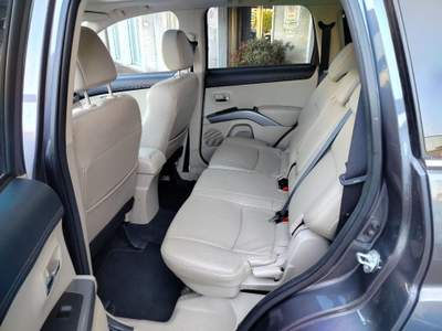 Mitsubishi Outlander 2.2 DI-D 4WD Instyle 7p. cambio automatico Grigio usata Genova