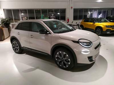 Fiat 600 Hybrid DCT MHEV La Prima 100CV Giallo usata Riva presso Chieri