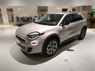 Fiat 600 Hybrid DCT MHEV La Prima 100CV Giallo usata Riva presso Chieri
