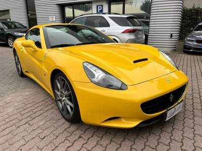 Ferrari California CERCHI DA 20'' VOLANTE A LED CARBONIO INTERNO FULL Giallo usata Monza