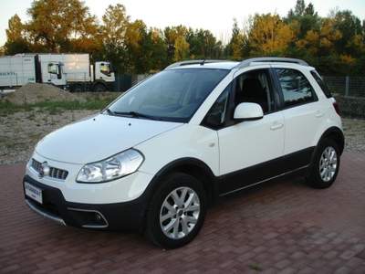 Fiat Sedici 1.6 16V 4x4 Emotion RESTYLING Bianco usata Rimini