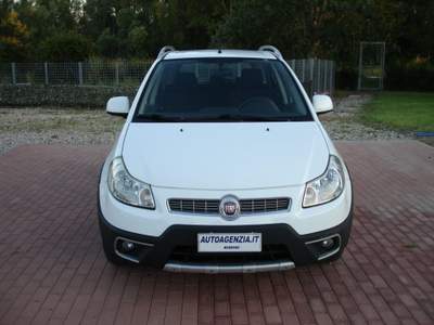Fiat Sedici 1.6 16V 4x4 Emotion RESTYLING Bianco usata Rimini