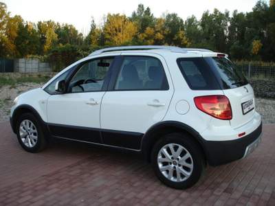Fiat Sedici 1.6 16V 4x4 Emotion RESTYLING Bianco usata Rimini