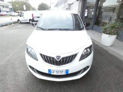 Lancia Ypsilon 1.0 FireFly 5 porte S&S Hybrid Ecochic Gold Bianco usata MODENA
