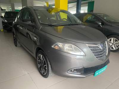 Lancia Ypsilon  Grigio usata Pulsano