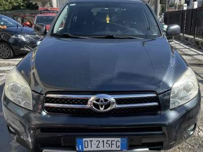 Toyota RAV4 RAV4 2.2 D-4D 136 CV Sol Grigio usata AGROPOLI