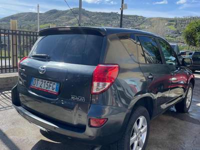 Toyota RAV4 RAV4 2.2 D-4D 136 CV Sol Grigio usata AGROPOLI