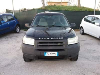 Land Rover Freelander RECANATI - 2.0 Td4 16V cat 3p. Softb. S Nero usata Recanati
