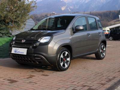 Fiat Panda 1.0 Hybrid City Cross Clima auto-DAB 7" Grigio usata Denno