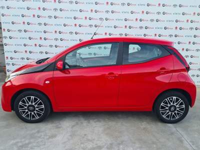 Toyota Aygo Connect 1.0 VVT-i 72 CV 5 porte x-play Rosso usata Cagliari