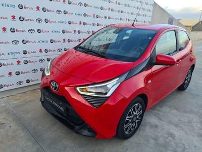Toyota Aygo Connect 1.0 VVT-i 72 CV 5 porte x-play Rosso usata Cagliari