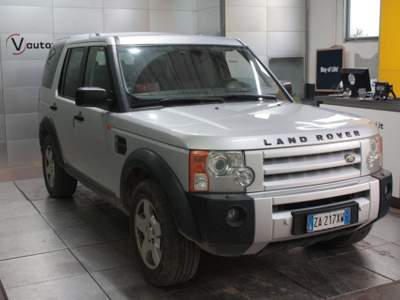 Land Rover Discovery 2.7 TDV6 SE Argento usata Civita Castellana