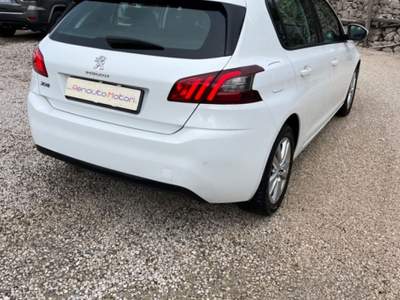 Peugeot 308 BlueHDi 100 S&S Business Bianco usata Vico Equense