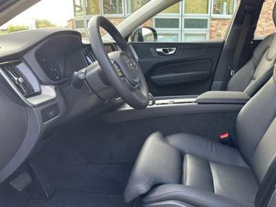 Volvo XC60 B4 automatico Plus Nero usata Castelnuovo Rangone