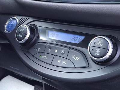 Toyota Yaris 1.5 Hybrid 5 porte Active *NEOPATENTATO** Nero usata Liscate