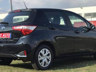 Toyota Yaris 1.5 Hybrid 5 porte Active *NEOPATENTATO** Nero usata Liscate
