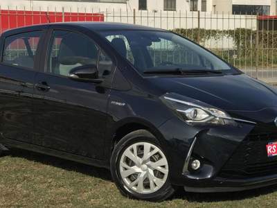 Toyota Yaris 1.5 Hybrid 5 porte Active *NEOPATENTATO** Nero usata Liscate