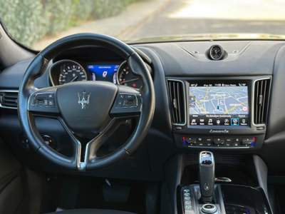 Maserati Levante V6 Diesel 250cv AWD Granlusso MY19 Nero usata Castellaneta