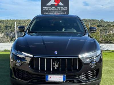 Maserati Levante V6 Diesel 250cv AWD Granlusso MY19 Nero usata Castellaneta