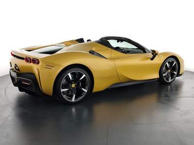 Ferrari SF90 Spider Giallo usata Corciano