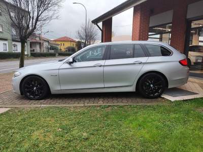 BMW Serie 5 525d d xDrive Touring Luxury Argento usata Limbiate