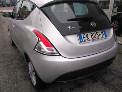 Lancia Ypsilon 1.2 69 CV 5 porte S&S Gold Argento usata Alba