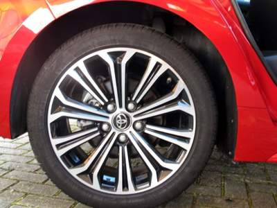 Toyota Corolla 1.8 Hybrid Style Rosso usata BREGNANO