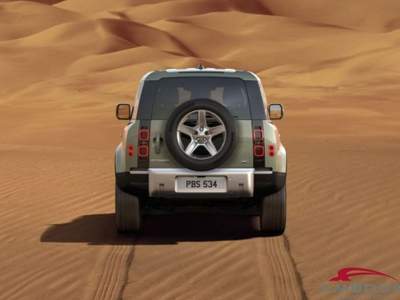 Land Rover Defender 90 3.0D I6 300 CV AWD Auto SE Verde usata Corciano