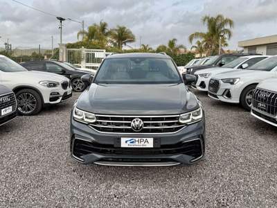 Volkswagen Tiguan Tiguan 2.0TDI R-LINE FULL LED NAVI AID ACTIVE INFO DISPLAY PELLE RETROCAMERA Grigio usata Villarosa