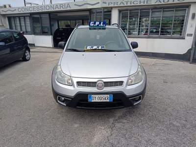 Fiat Sedici 1.6 16V 4x2 Emotion GPL Argento usata Napoli