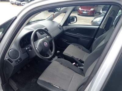 Fiat Sedici 1.6 16V 4x2 Emotion GPL Argento usata Napoli