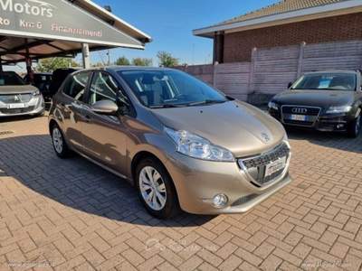 Peugeot 208 208 1.2 VTi 82 CV 5p. Access PEUGEOT 208 1.2 82 CV 5 PORTE OK NEOPATENTATI usata Torino