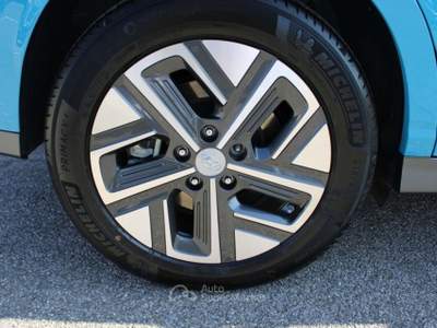 Hyundai Kona EV NEW EV FL 64KWH XCLASS + TT Blu/Azzurro usata Bolzano