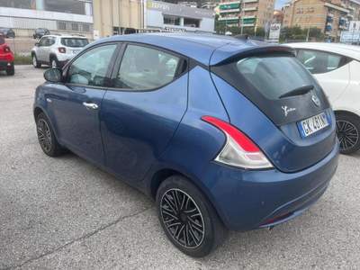 Lancia Ypsilon 1.0 FireFly 5 porte S&S Hybrid Ecochic Gold Blu/Azzurro usata Corciano