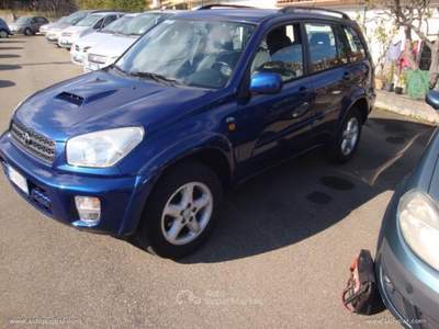 Toyota RAV4 RAV4 2.0 Tdi D-4D 5p. Sol Blu/Azzurro usata Zafferana Etnea