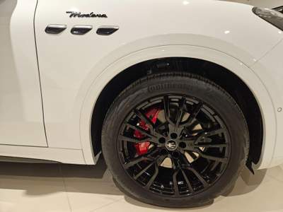 Maserati Grecale 2.0 MHEV Modena MY24 Bianco usata Corciano