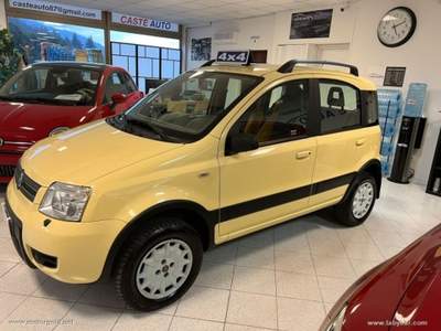 Fiat Panda Panda 1.2 4x4 Climbing                                                         Giallo usata Valsamoggia