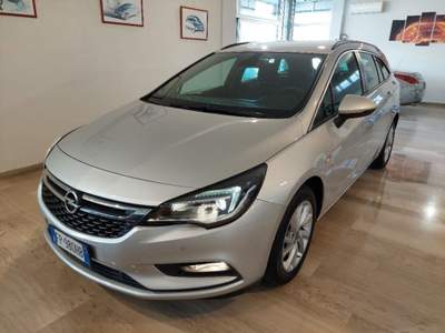 Opel Astra 1.6 CDTi 110CV Start&Stop Sports Tourer Business Argento usata Bassano del Grappa